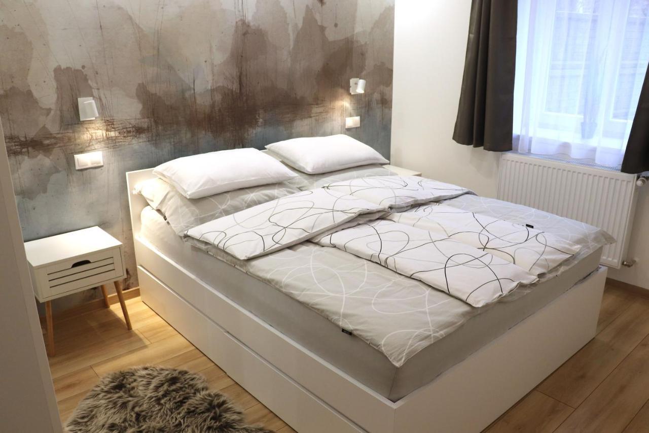 Piroska Bartok Teri Apartman 01 Eger Esterno foto