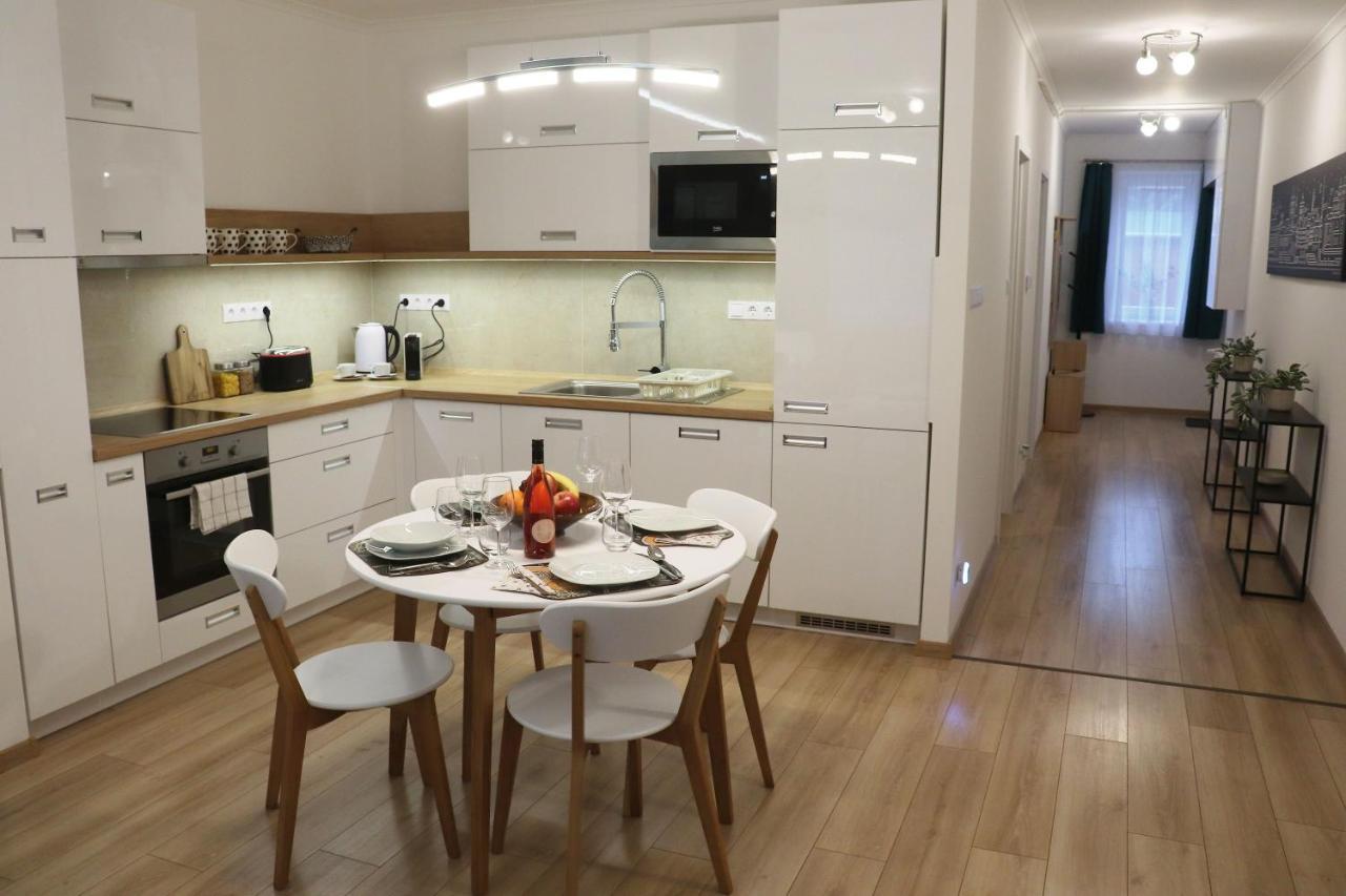 Piroska Bartok Teri Apartman 01 Eger Esterno foto
